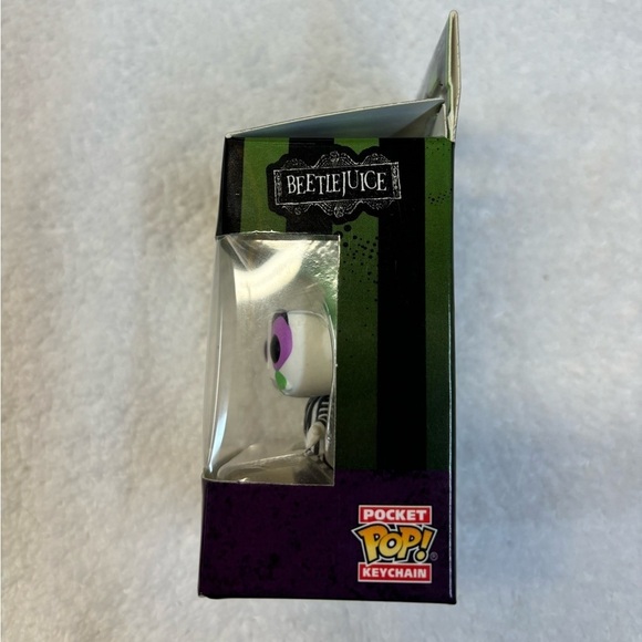 Beetlejuice Funko Pop keychain - Picture 6 of 8